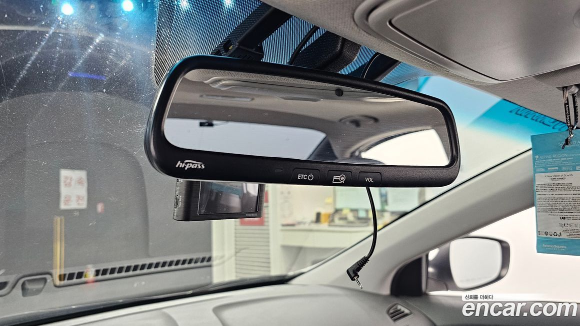 Hyundai AVANTE 2012