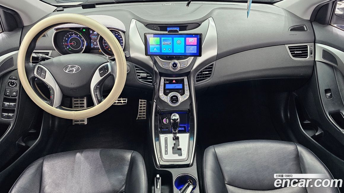 Hyundai AVANTE 2012