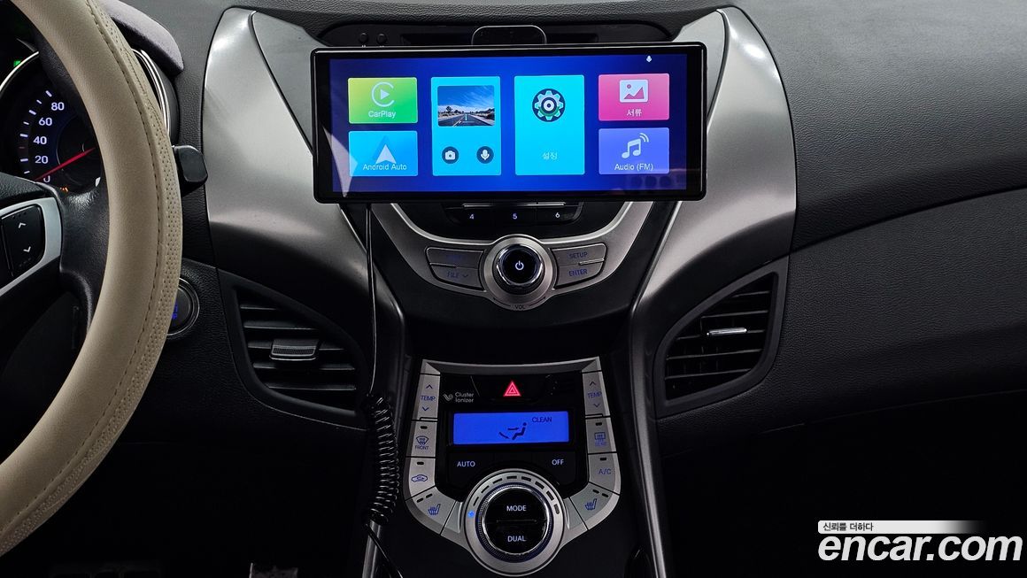 Hyundai AVANTE 2012