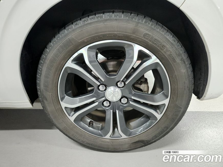 Peugeot 208 2016