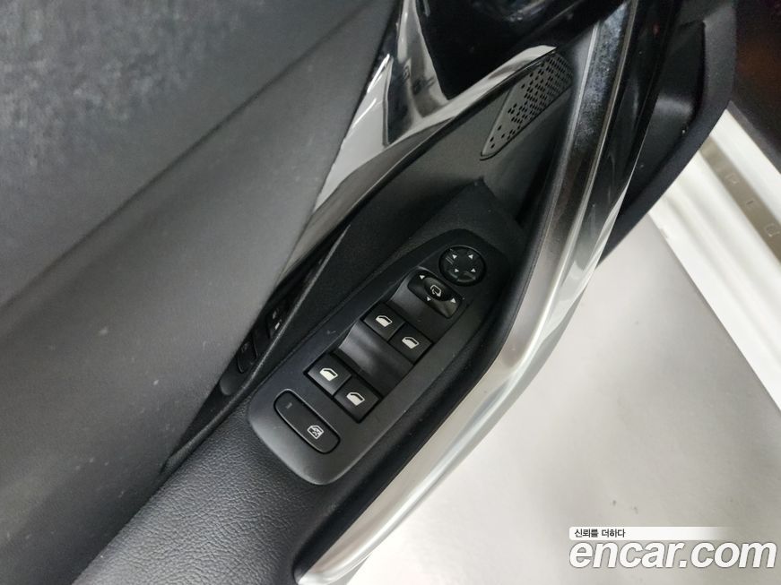 Peugeot 208 2016