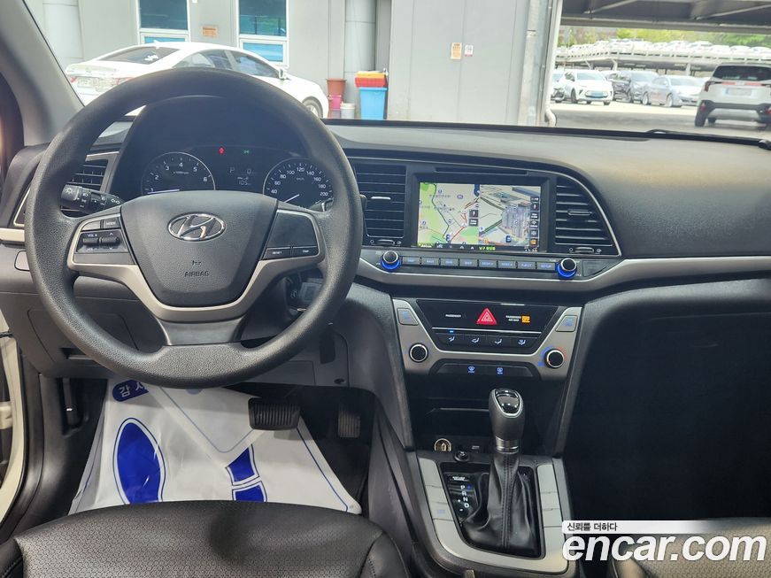 Hyundai AVANTE 2016