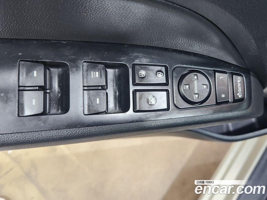Hyundai AVANTE 2016
