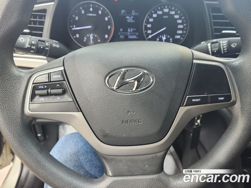Hyundai AVANTE 2016