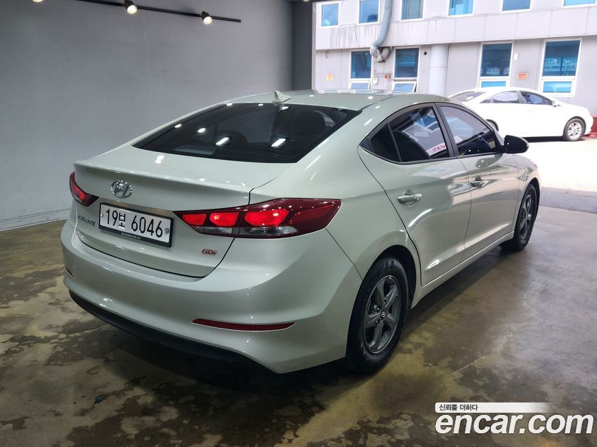 Hyundai AVANTE 2016