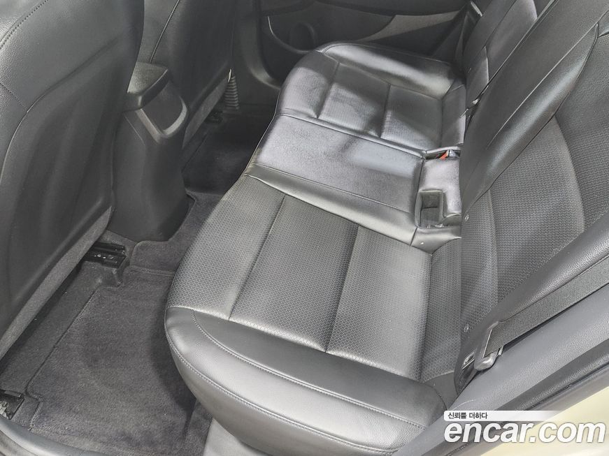Hyundai AVANTE 2016