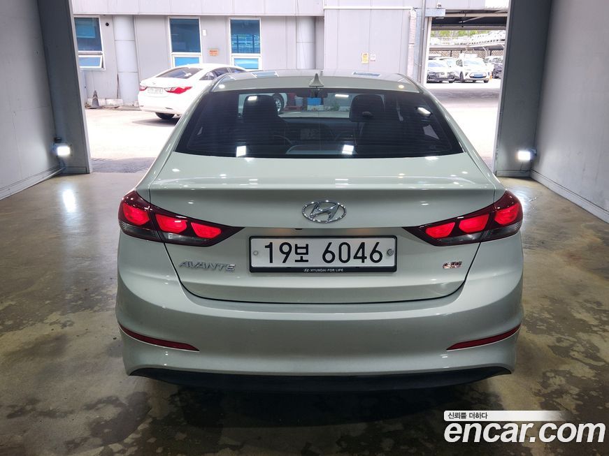 Hyundai AVANTE 2016