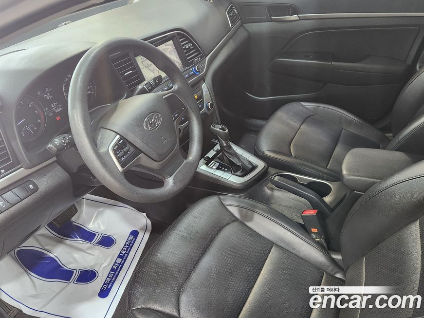 Hyundai AVANTE 2016