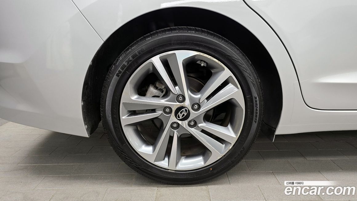 Hyundai AVANTE 2018