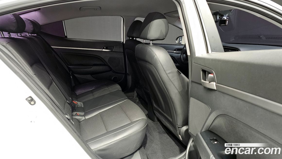 Hyundai AVANTE 2018