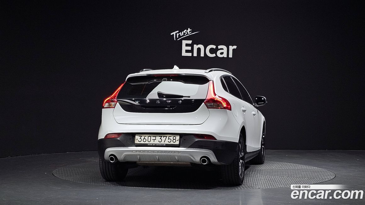 Volvo V40 2019