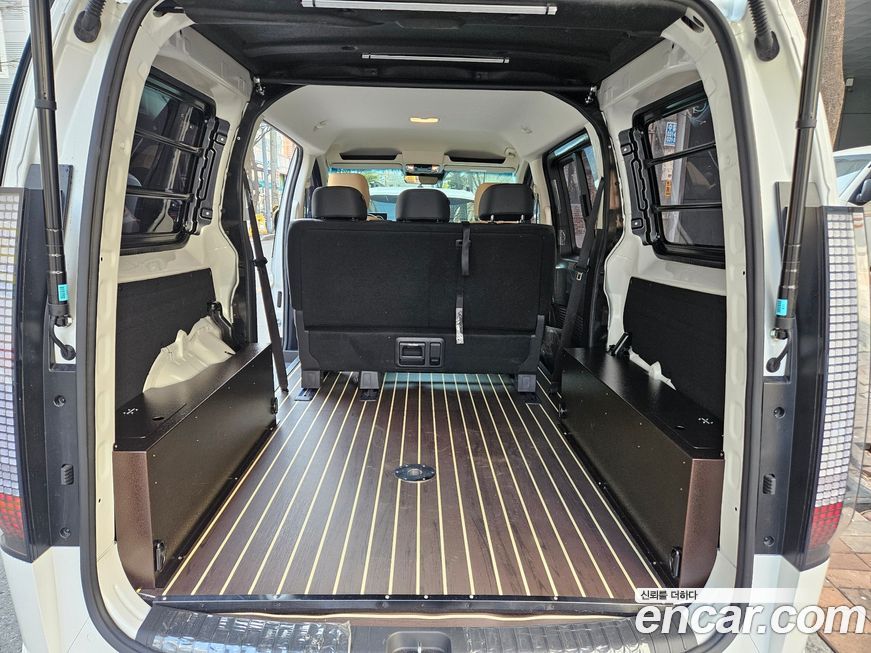 Hyundai Staria 2026