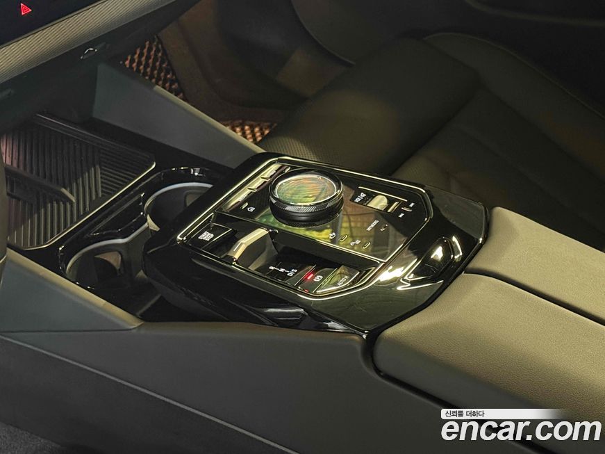 BMW 5-Series 2024