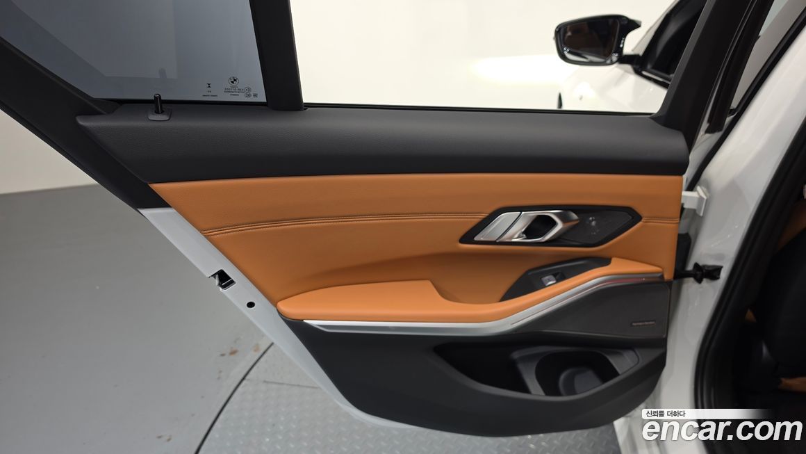 BMW 3-Series 2023