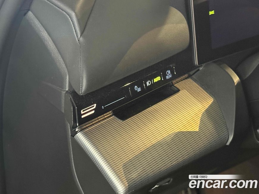 BMW 5-Series 2024