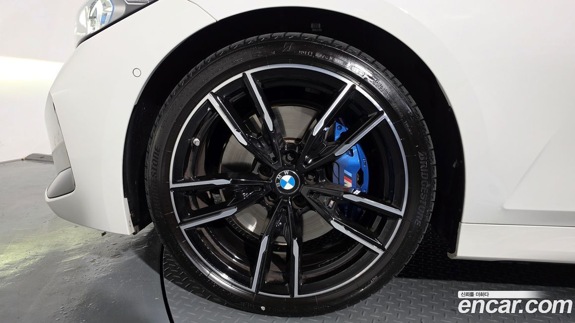 BMW 3-Series 2023
