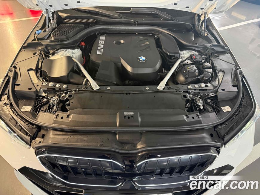 BMW 5-Series 2024