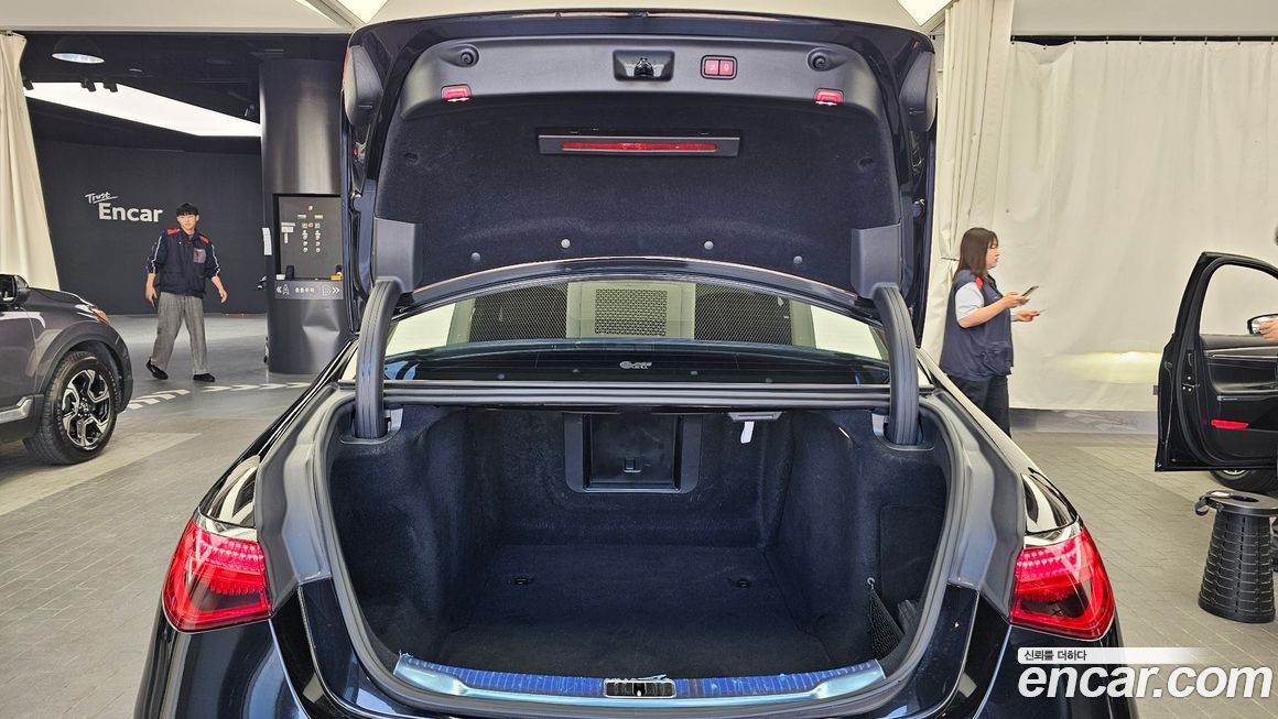 Mercedes-Benz S-Class 2023