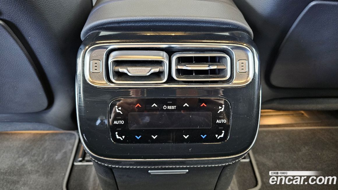 Mercedes-Benz S-Class 2023