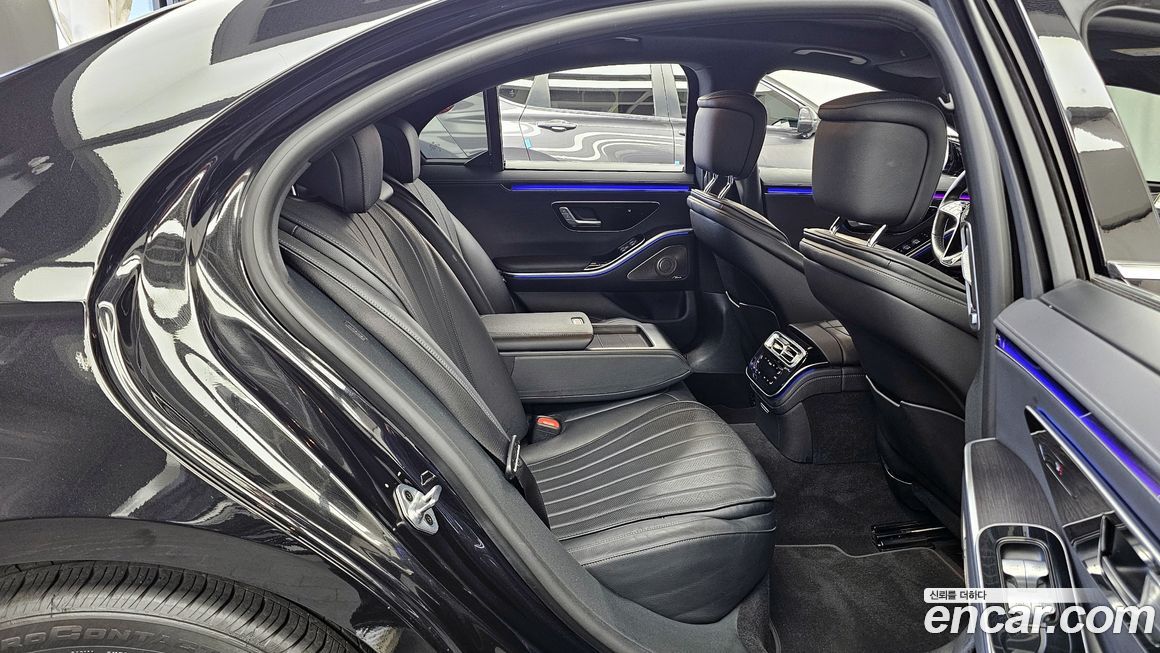 Mercedes-Benz S-Class 2023