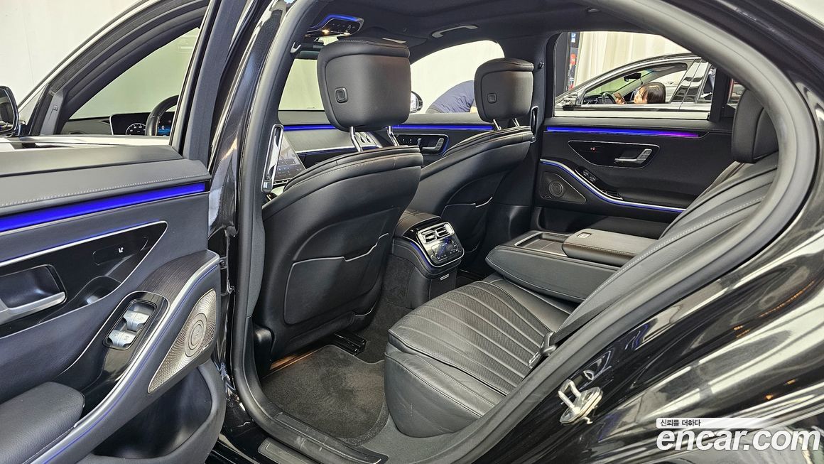Mercedes-Benz S-Class 2023