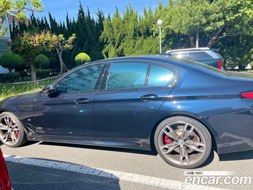 BMW 5-Series 2023