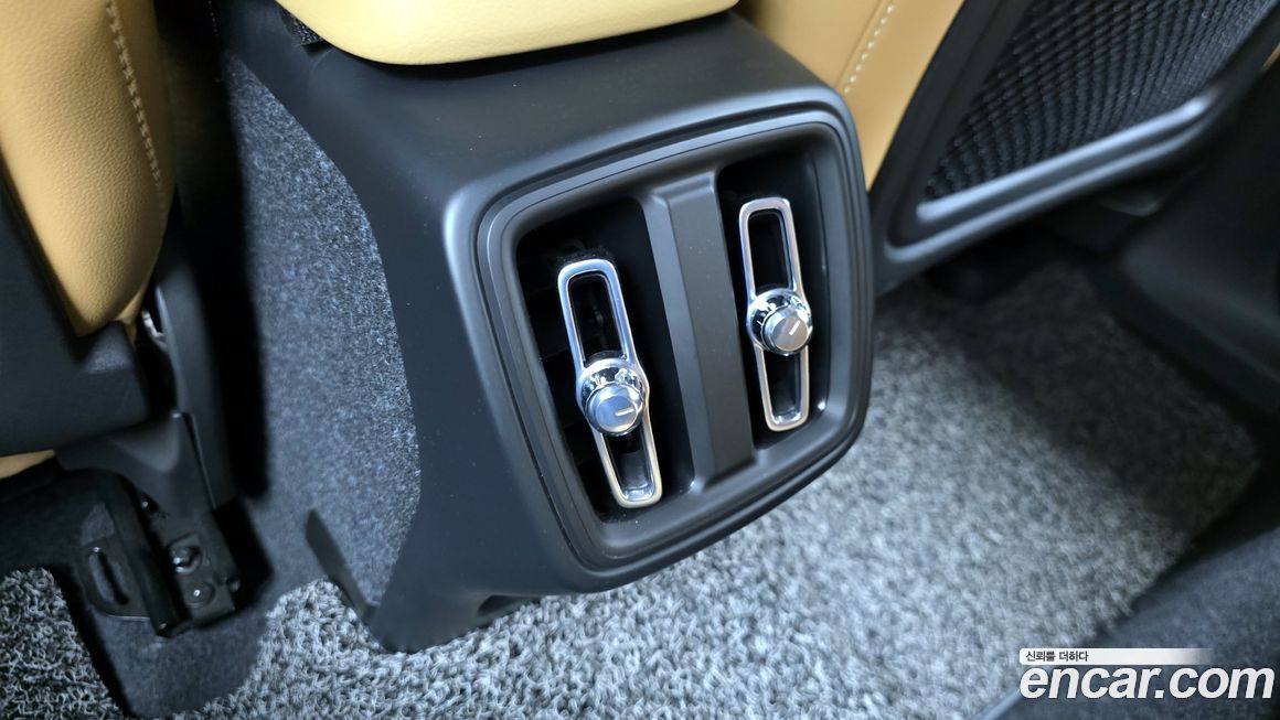 Volvo XC40 2021