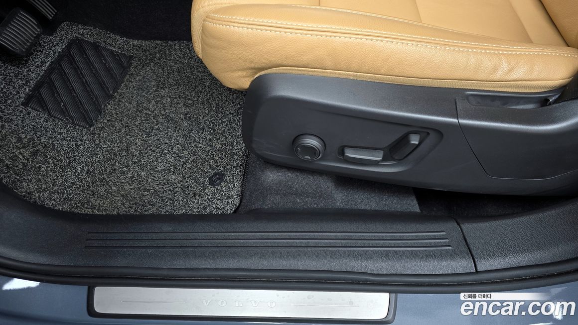 Volvo XC40 2021
