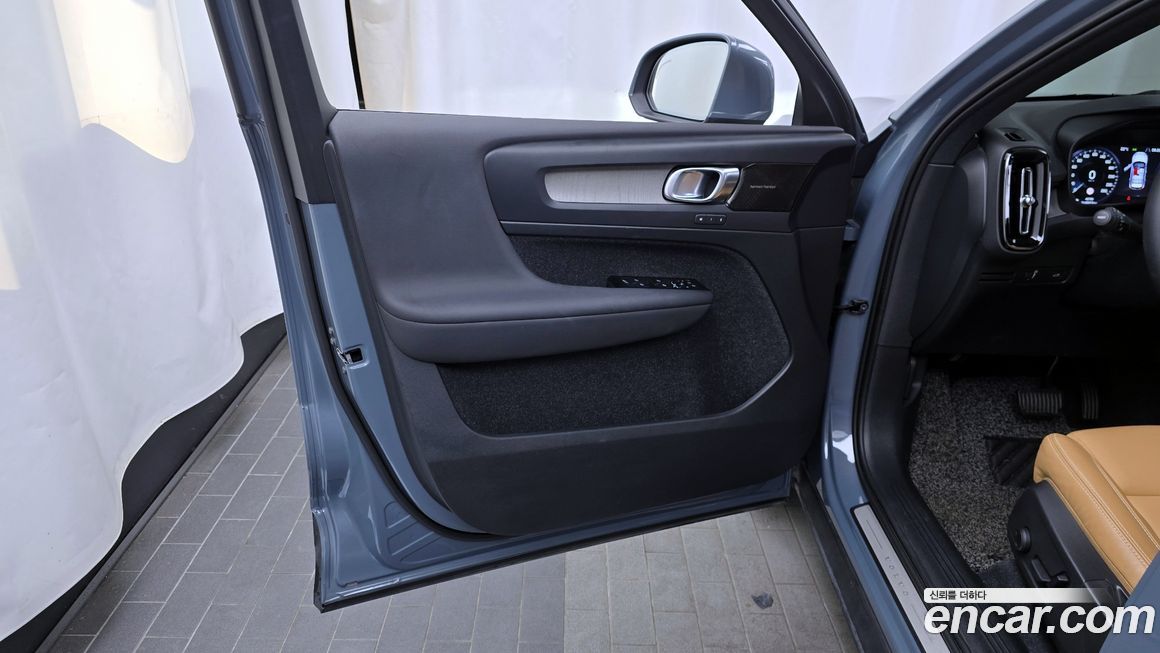 Volvo XC40 2021