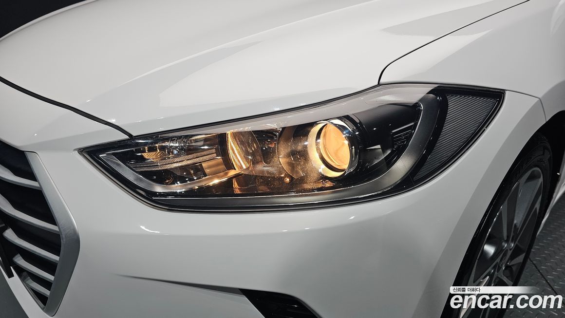Hyundai AVANTE 2017