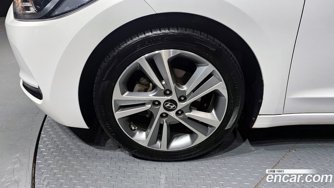 Hyundai AVANTE 2017