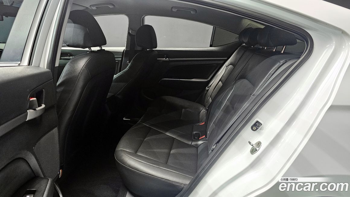 Hyundai AVANTE 2017