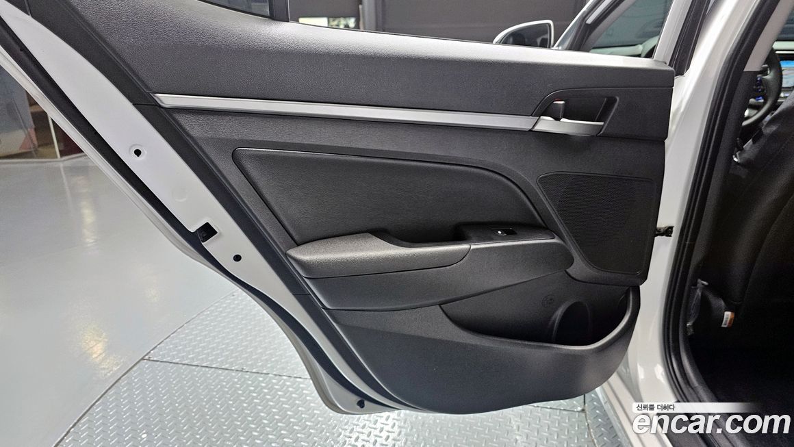 Hyundai AVANTE 2017