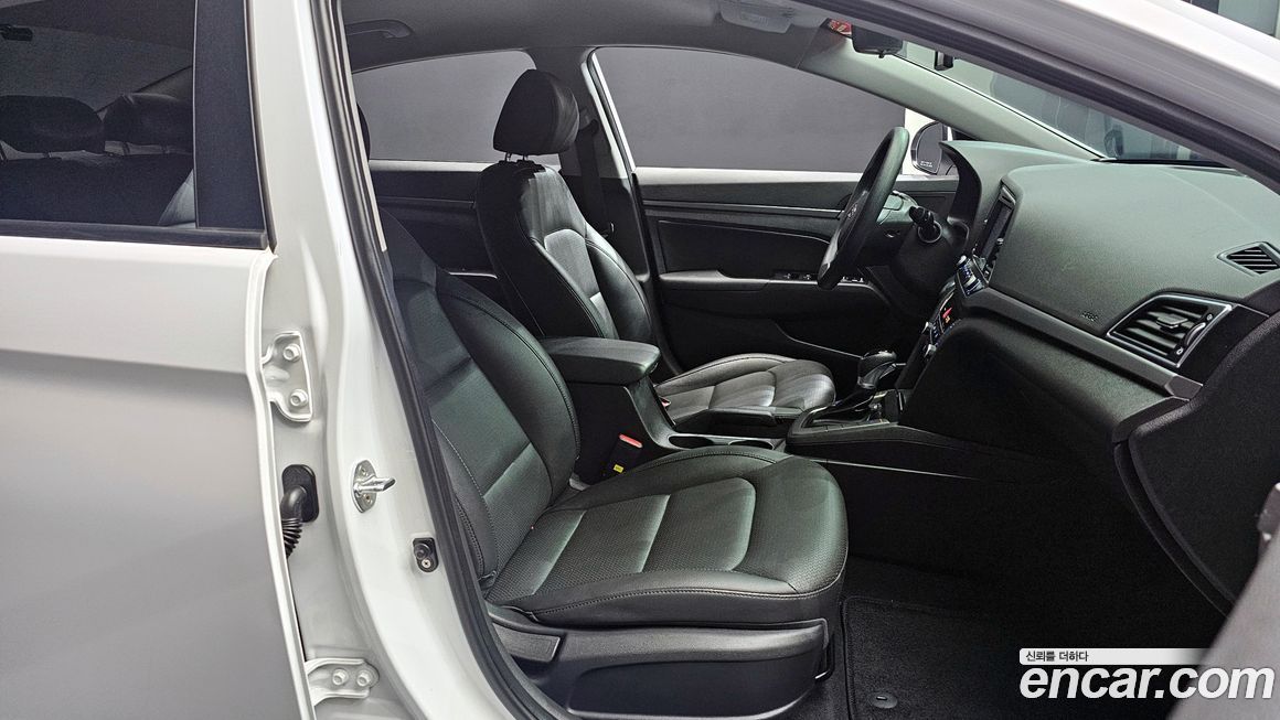 Hyundai AVANTE 2017