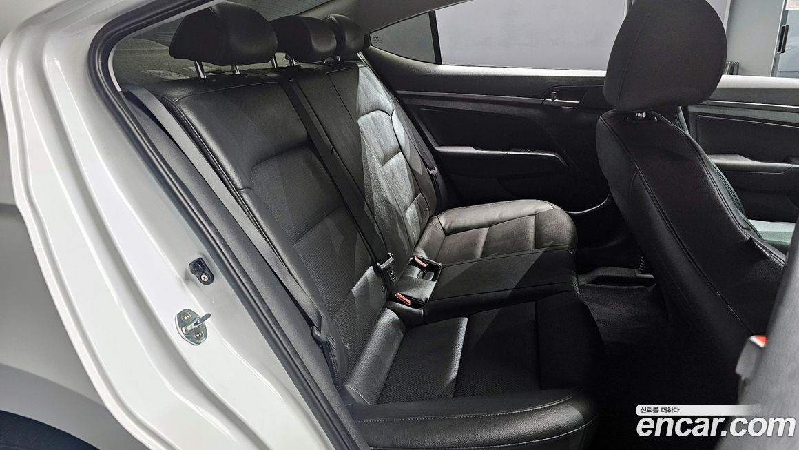 Hyundai AVANTE 2017