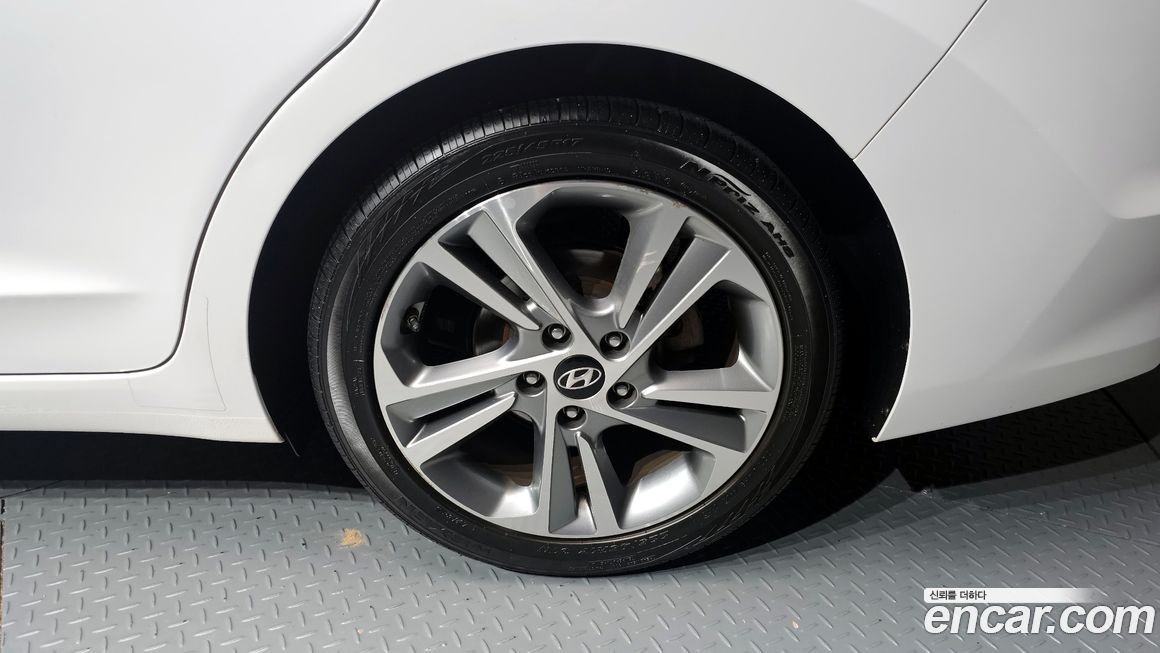 Hyundai AVANTE 2017
