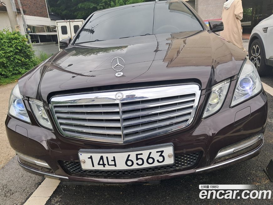 Mercedes-Benz E-Class 2011