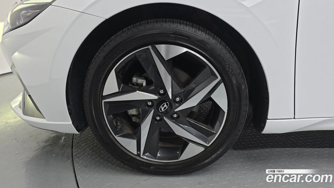 Hyundai AVANTE 2021