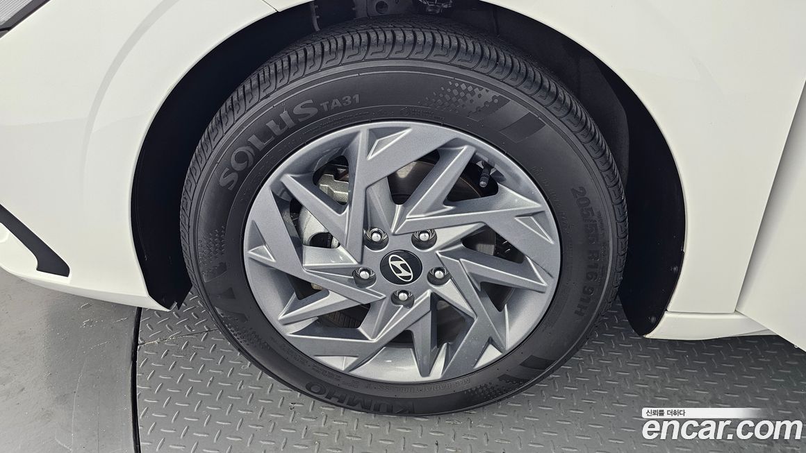 Hyundai AVANTE 2024