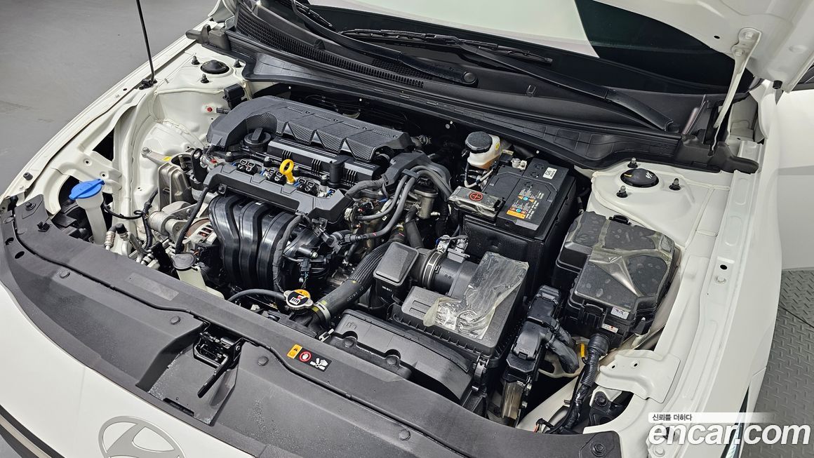 Hyundai AVANTE 2024