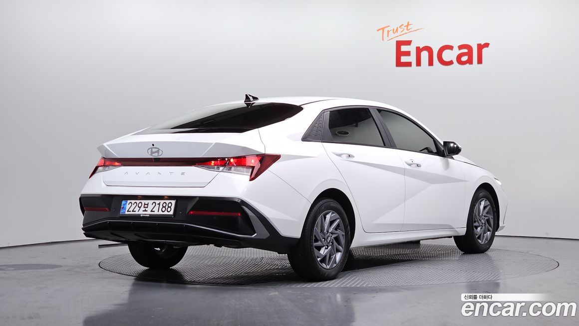 Hyundai AVANTE 2024
