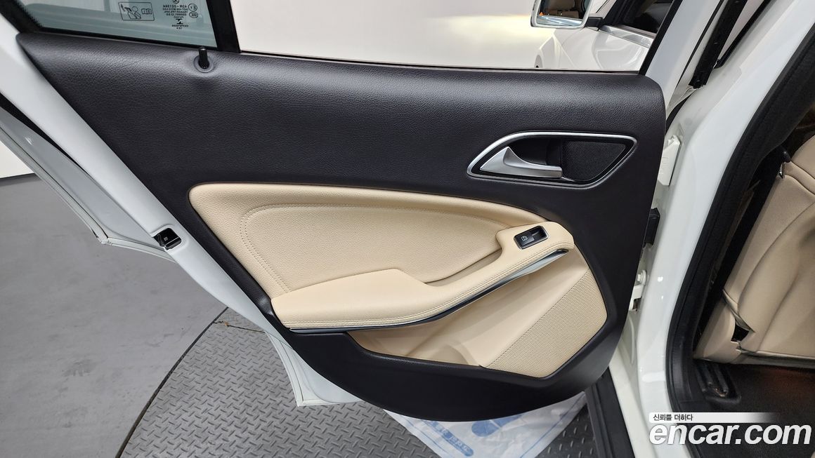 Mercedes-Benz GLA-Class 2019