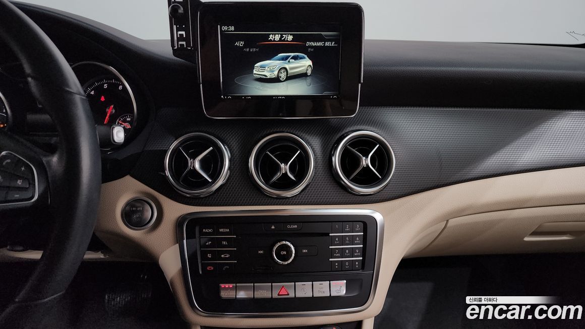 Mercedes-Benz GLA-Class 2019