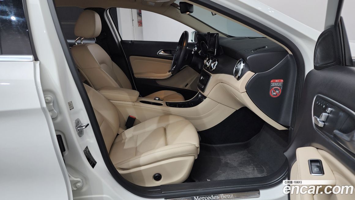 Mercedes-Benz GLA-Class 2019