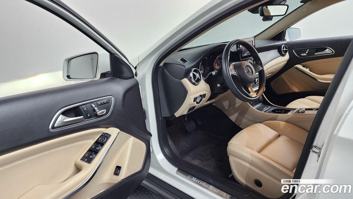 Mercedes-Benz GLA-Class 2019
