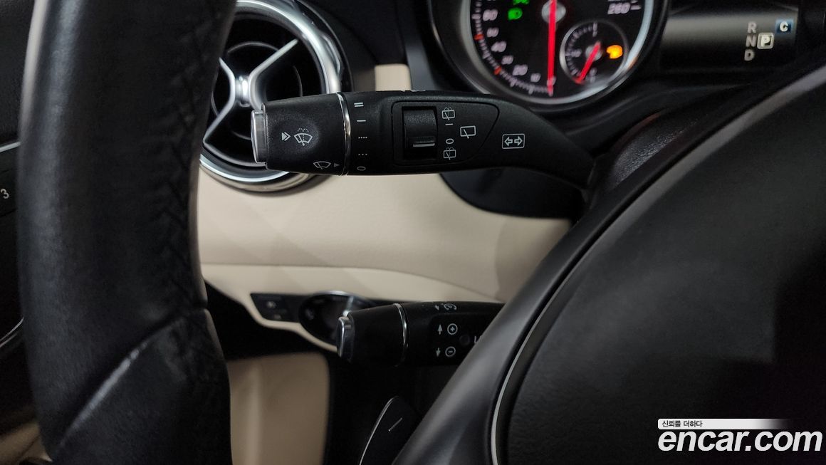 Mercedes-Benz GLA-Class 2019