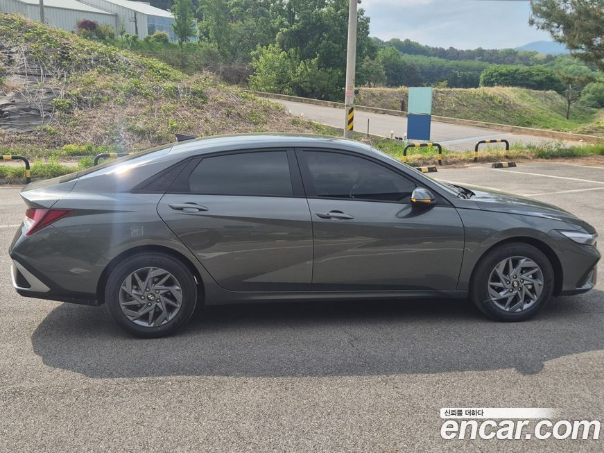 Hyundai AVANTE 2024