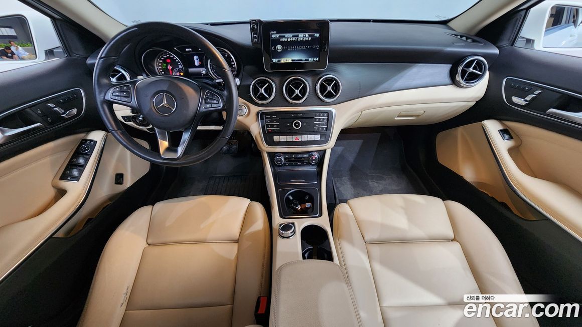 Mercedes-Benz GLA-Class 2019