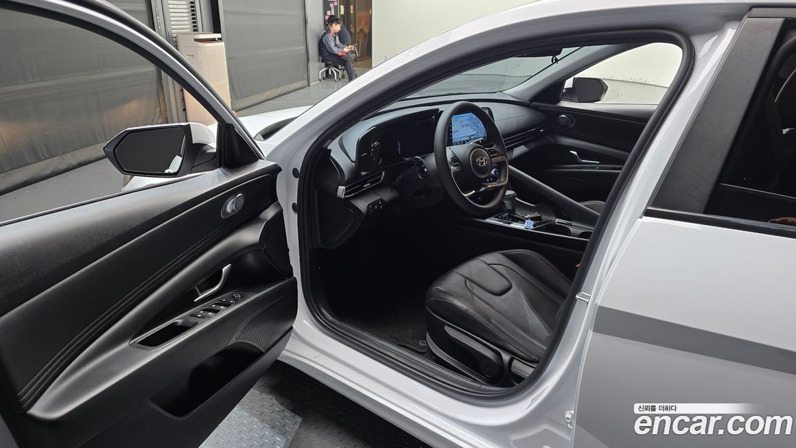 Hyundai AVANTE 2022