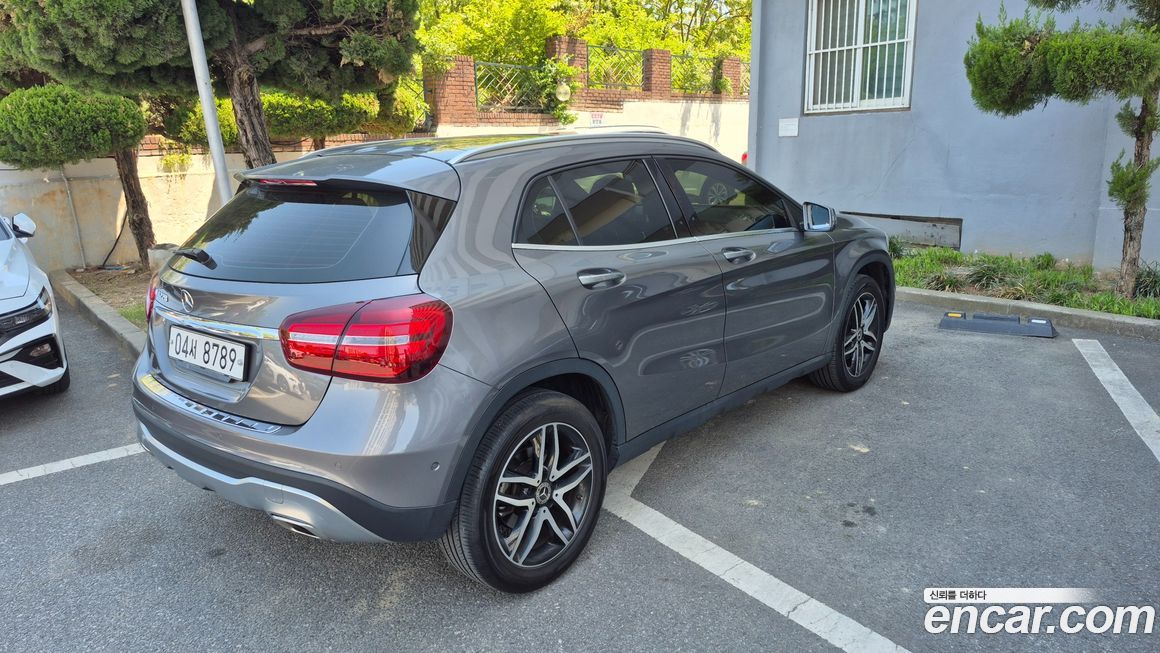 Mercedes-Benz GLA-Class 2018